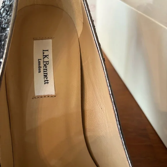 NWT LK Bennett Fern Glitter Metallic Sparkle Gray Court Heels Spain 39.5/US 9.5 - Picture 4 of 8